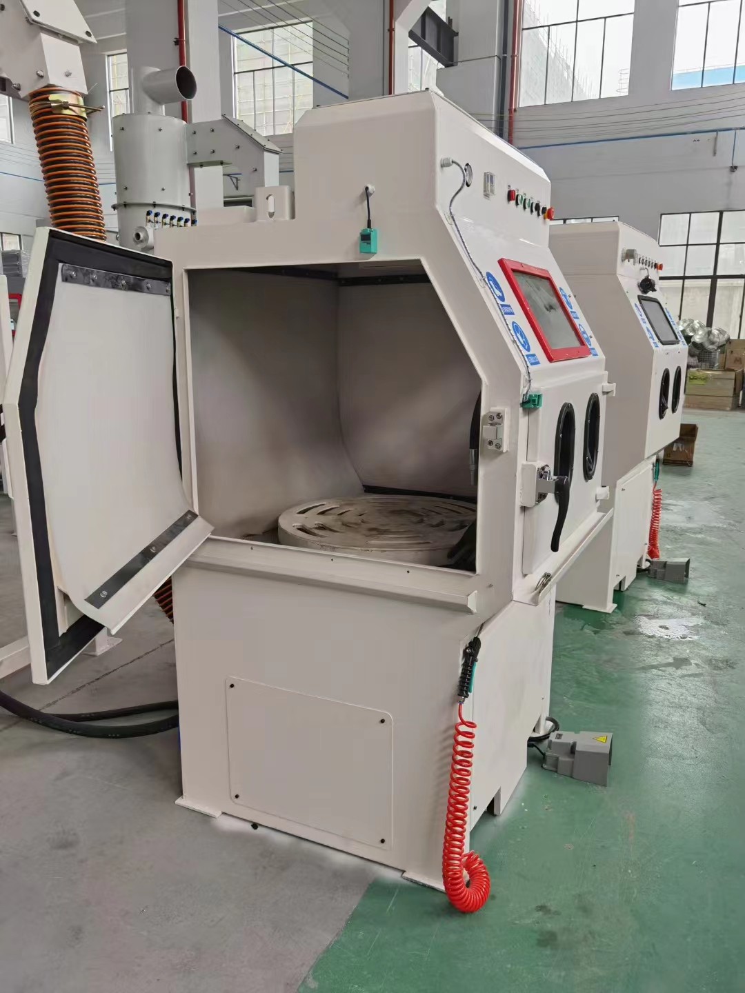 阿坝移动式抛丸机的工作原理?